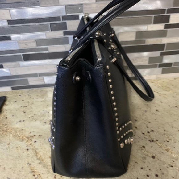 Prada bags - Picture 3 of 7